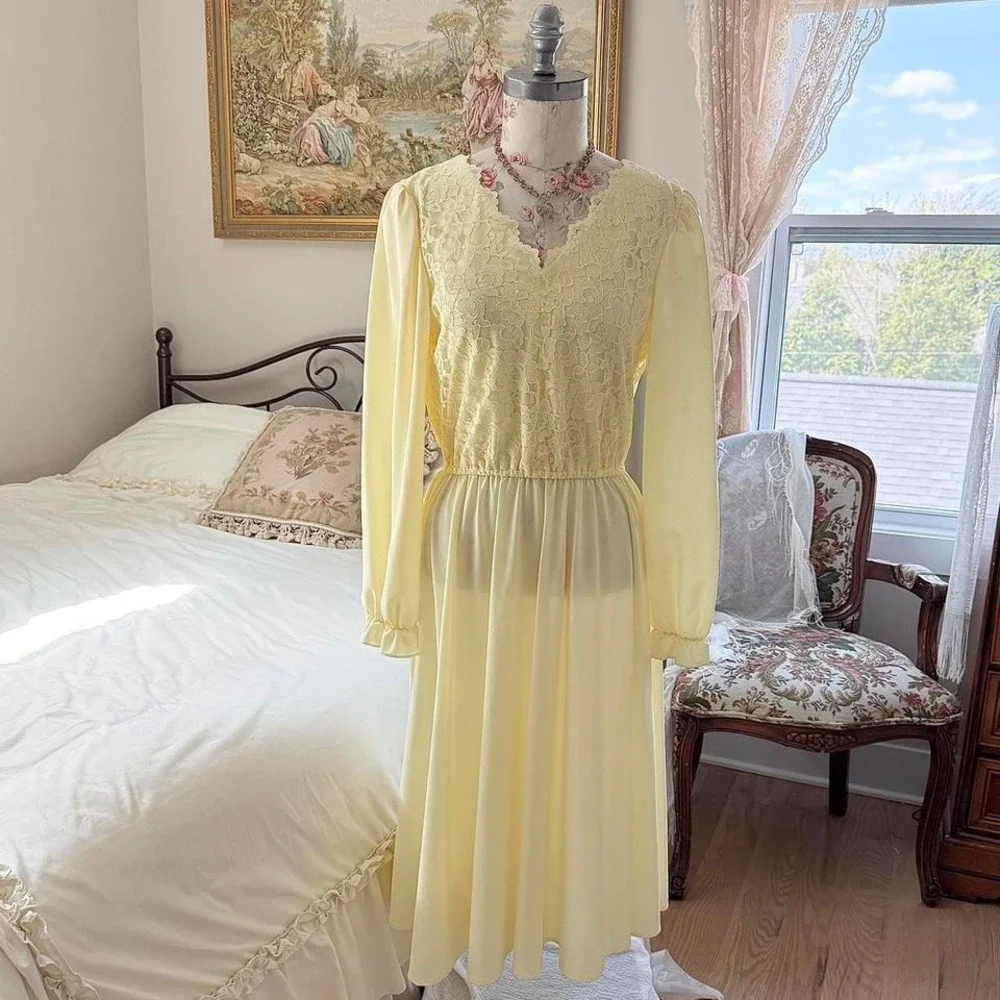 yellow lace dress  70s Boston Maid yellow lace‎ midi dress size 12